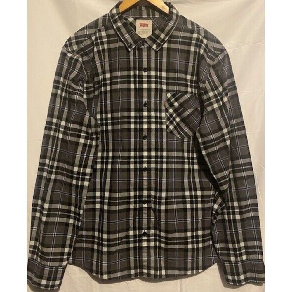 LEVIS Men's‎ LARGE BUTTON DOWN 60% cotton 40% polyester LIGHT WEIGHT